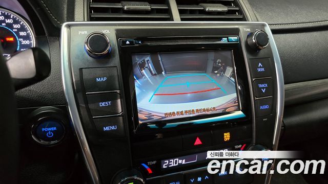 Toyota Camry Hybrid LE 2016 — фото 15