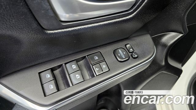Toyota Camry Hybrid LE 2016 — фото 17