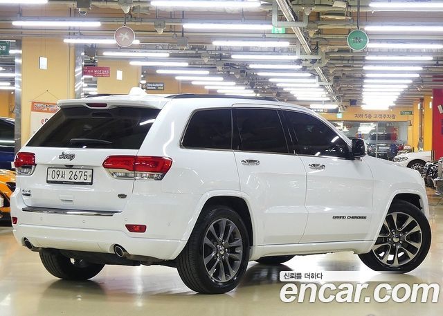 Jeep Grand Cherokee 3.0 Diesel Overland WK2 2017 — фото 3