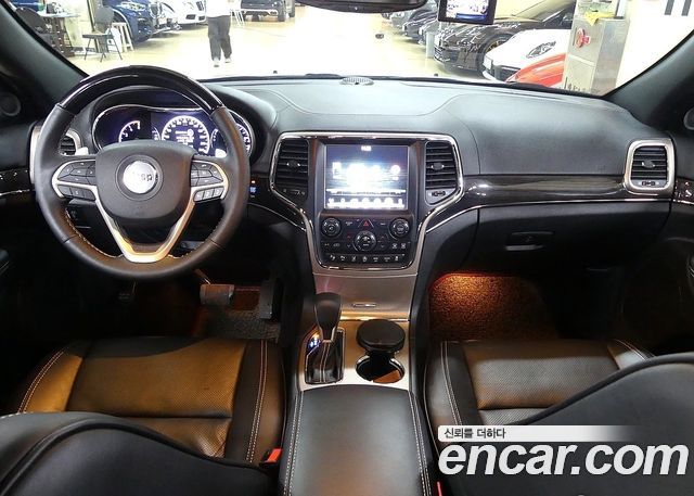 Jeep Grand Cherokee 3.0 Diesel Overland WK2 2017 — фото 4