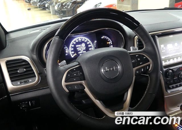 Jeep Grand Cherokee 3.0 Diesel Overland WK2 2017 — фото 16
