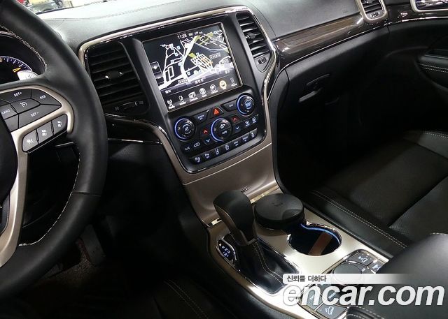 Jeep Grand Cherokee 3.0 Diesel Overland WK2 2017 — фото 17