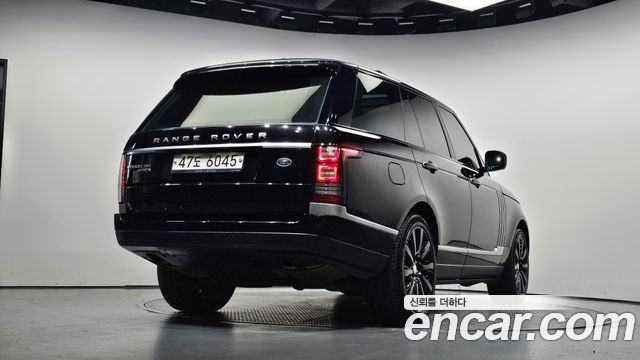 Land Rover Range Rover (IV) 4.4 SDV8 Vogue SE DIESEL 2017 — фото 2