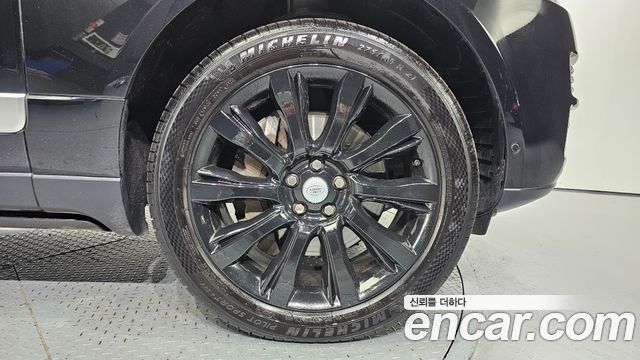 Land Rover Range Rover (IV) 4.4 SDV8 Vogue SE DIESEL 2017 — фото 5
