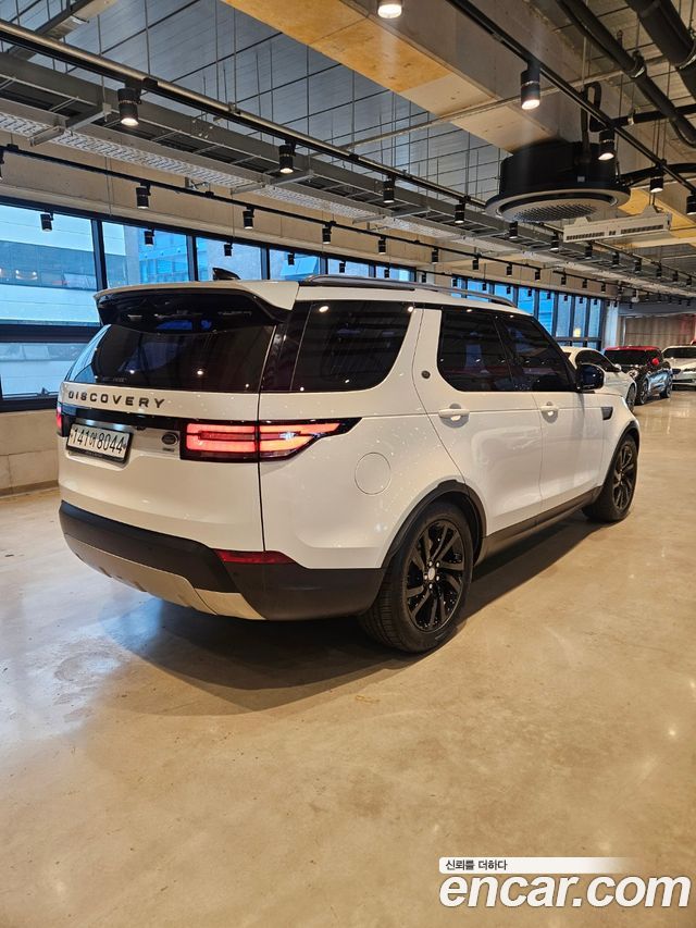 Land Rover Discovery 5 2.0 SD4 HSE 2017 — фото 6
