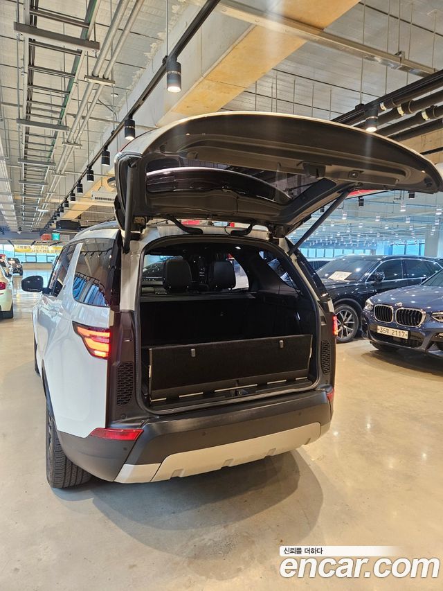 Land Rover Discovery 5 2.0 SD4 HSE 2017 — фото 7