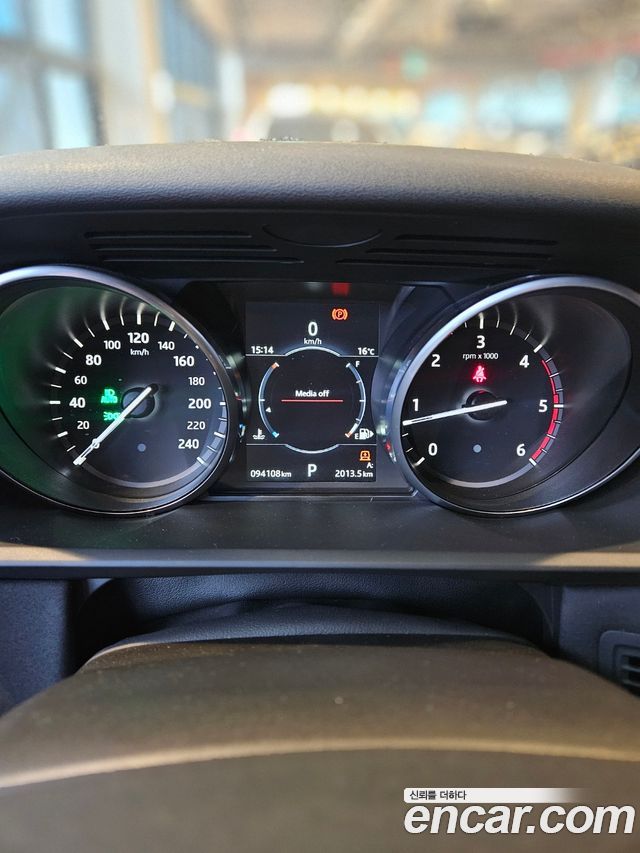 Land Rover Discovery 5 2.0 SD4 HSE 2017 — фото 10