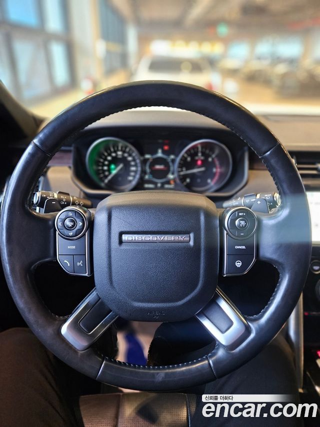 Land Rover Discovery 5 2.0 SD4 HSE 2017 — фото 15