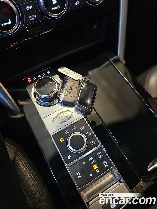 Land Rover Discovery 5 2.0 SD4 HSE 2017 — фото 16