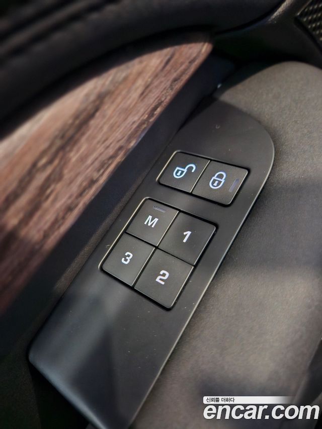 Land Rover Discovery 5 2.0 SD4 HSE 2017 — фото 22