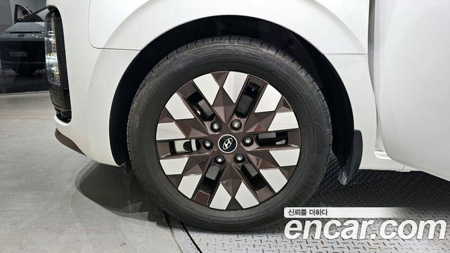 Hyundai Staria 4WD Camper Prestige Camper 11Seater 2023 — фото 5