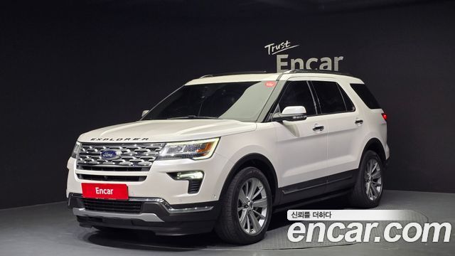 Ford Explorer 2.3 Limited 4WD 5th