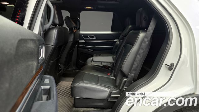 Ford Explorer 2.3 Limited 4WD 5th 2018 — фото 12