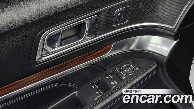 Ford Explorer 2.3 Limited 4WD 5th 2018 — фото 18
