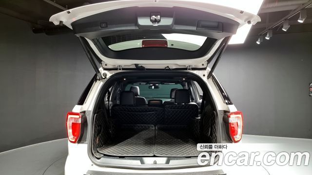 Ford Explorer 2.3 Limited 4WD 5th 2019 — фото 24
