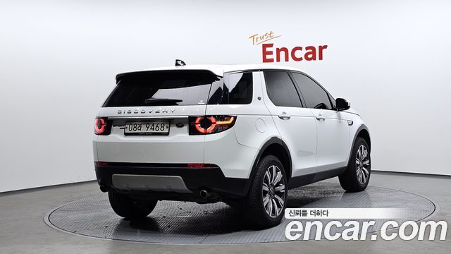 Land Rover Discovery Sport 2.0 TD4 HSE Luxury 2017 — фото 2
