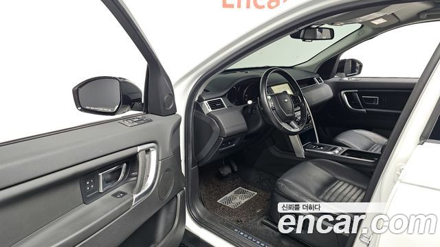 Land Rover Discovery Sport 2.0 TD4 HSE Luxury 2017 — фото 10