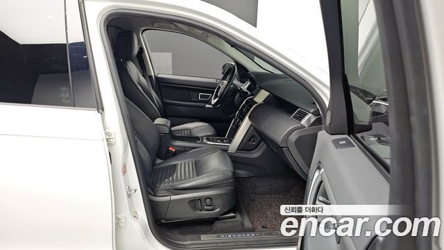 Land Rover Discovery Sport 2.0 TD4 HSE Luxury 2017 — фото 11