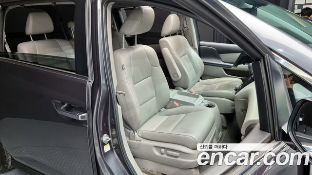 Honda Odyssey 3.5 4th 2015 — фото 12