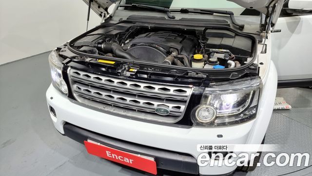 Land Rover Discovery 4 3.0 SDV6 SE 2016 — фото 6