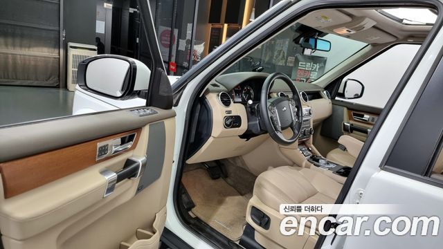 Land Rover Discovery 4 3.0 SDV6 SE 2016 — фото 10