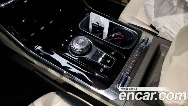 Kia Carnival (IV) Gasoline 7-seater Limousine(Special vehicle) 2022 — фото 9