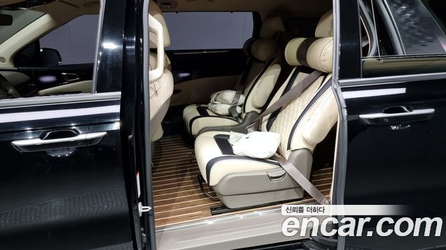 Kia Carnival (IV) Gasoline 7-seater Limousine(Special vehicle) 2022 — фото 12