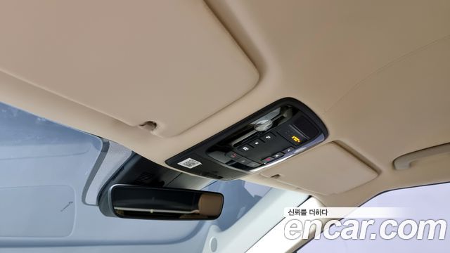 Kia Carnival (IV) Gasoline 7-seater Limousine(Special vehicle) 2022 — фото 17