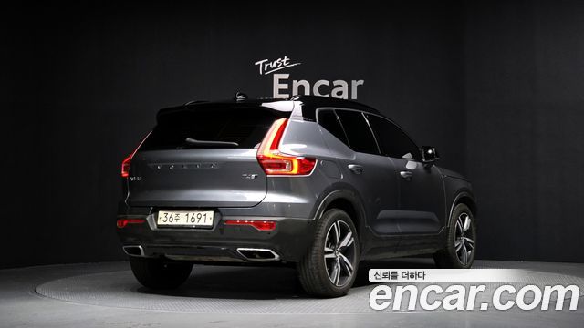 Volvo XC40 T4 R-Design 2019 — фото 2