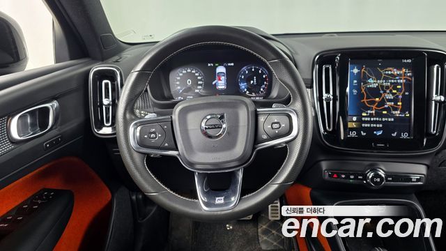 Volvo XC40 T4 R-Design 2019 — фото 17