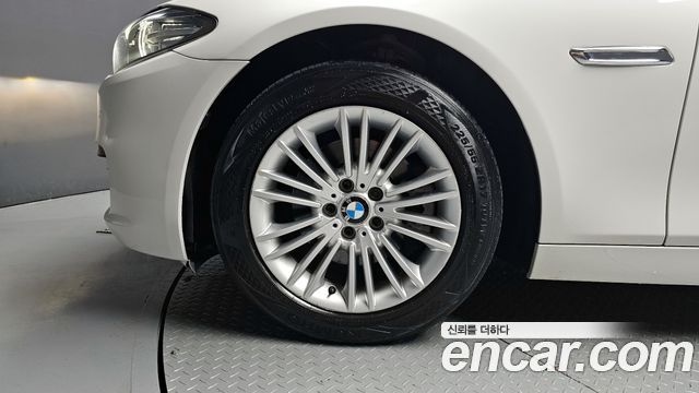 BMW 5 Series (F10) 520d xDrive 2014 — фото 5