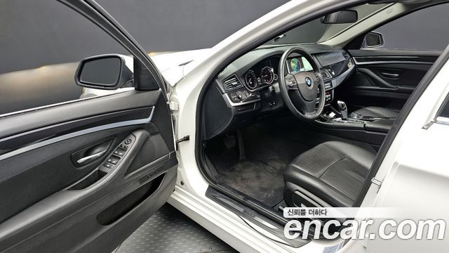 BMW 5 Series (F10) 520d xDrive 2014 — фото 11