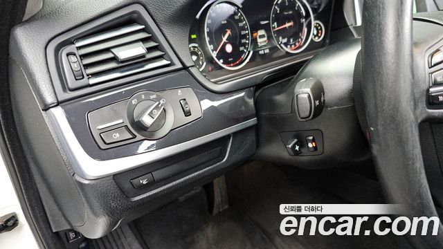 BMW 5 Series (F10) 520d xDrive 2014 — фото 16