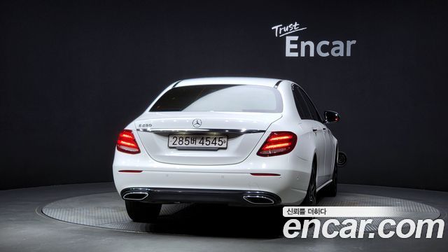 Mercedes-Benz E-Class (W213) E250 Avantgarde 2020 — фото 4