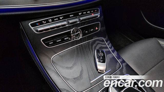 Mercedes-Benz E-Class (W213) E250 Avantgarde 2020 — фото 16