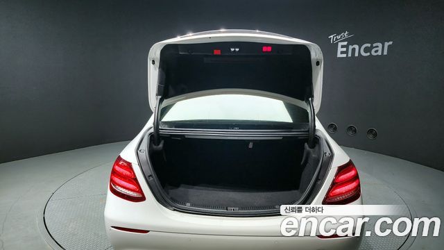 Mercedes-Benz E-Class (W213) E250 Avantgarde 2020 — фото 20