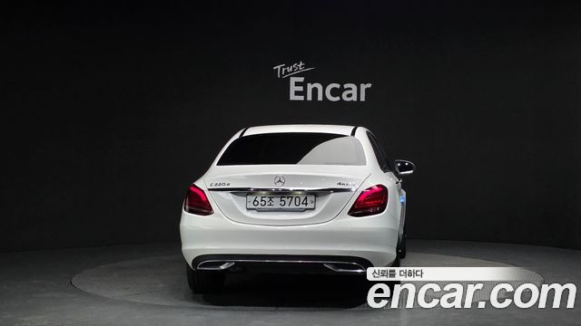Mercedes-Benz C-Class (W205) C220 d 4MATIC Exclusive 2019 — фото 4