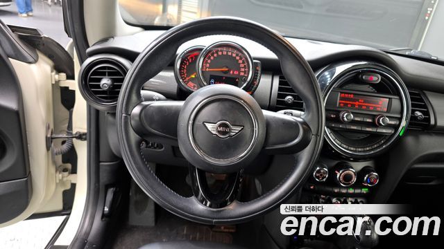 MINI Cooper Standard Third Generation 2015 — фото 13