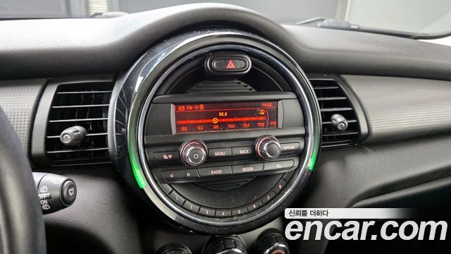 MINI Cooper Standard Third Generation 2015 — фото 16