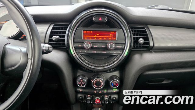 MINI Cooper Standard Third Generation 2015 — фото 19