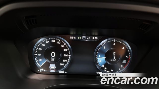 Volvo XC60 (II) D5 Inscription 2019 — фото 8