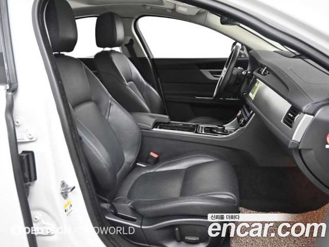 Jaguar XF (X260) 25t Prestige 2017 — фото 10