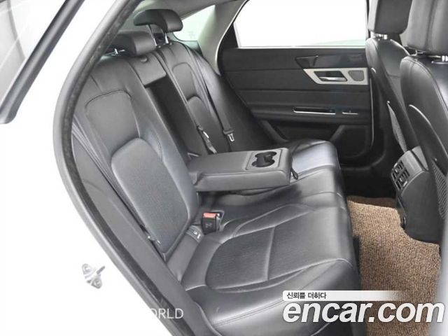 Jaguar XF (X260) 25t Prestige 2017 — фото 16
