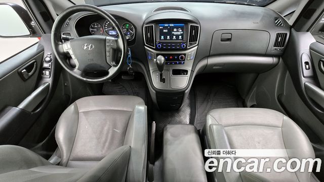 Hyundai Grand Starex Van 5-Seater Modern 2021 — фото 7