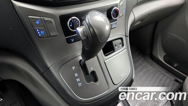 Hyundai Grand Starex Van 5-Seater Modern 2021 — фото 9