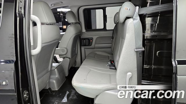 Hyundai Grand Starex Van 5-Seater Modern 2021 — фото 12