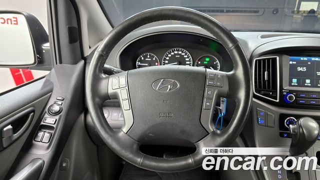 Hyundai Grand Starex Van 5-Seater Modern 2021 — фото 13