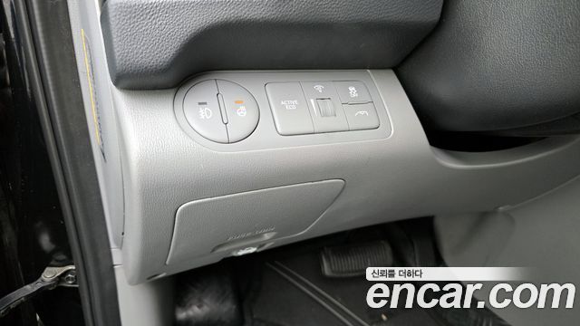 Hyundai Grand Starex Van 5-Seater Modern 2021 — фото 18