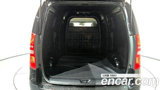Hyundai Grand Starex Van 5-Seater Modern 2021 — фото 20