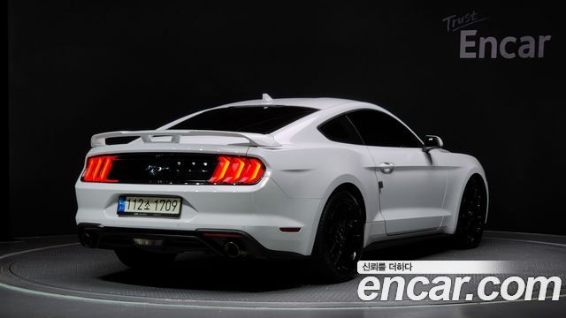 Ford Mustang Coupe 2021 — фото 2
